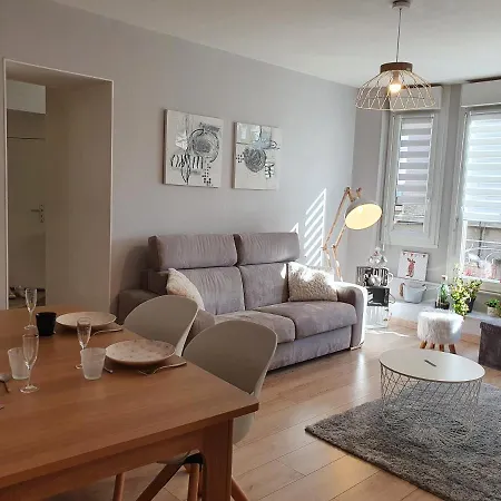 Grand T3 70m2 ,cosy Confort ,2 Apartment *